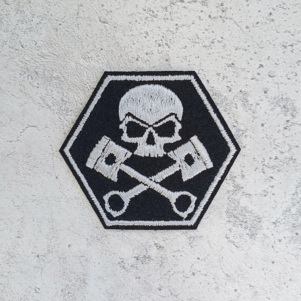 Skull with pistons small patch Skull with pistons small patch