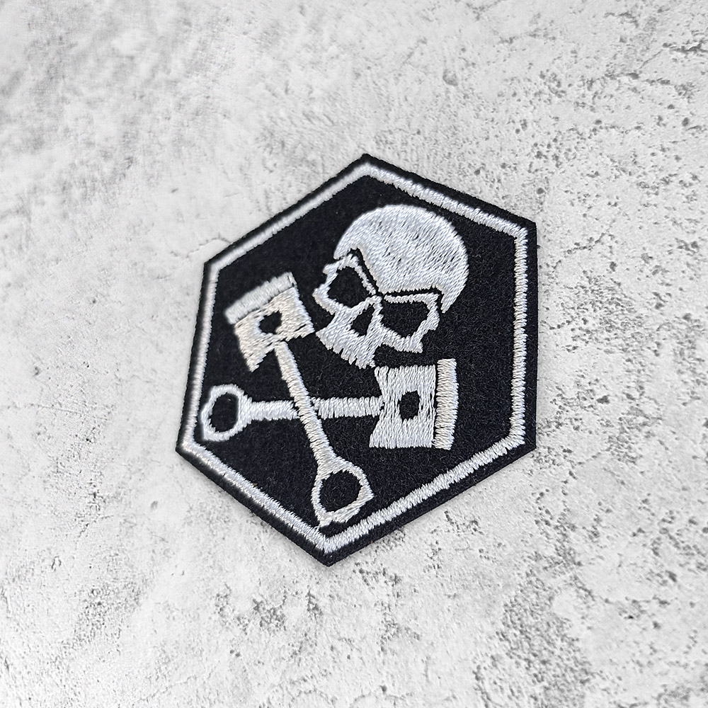 Skull with pistons small patch Skull with pistons small patch